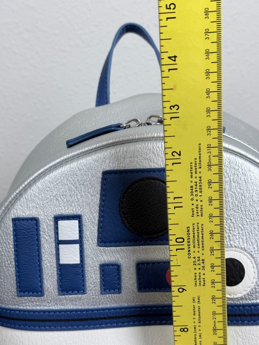 Loungefly Star Wars R2D2 Backpack - Picture 8 of 11